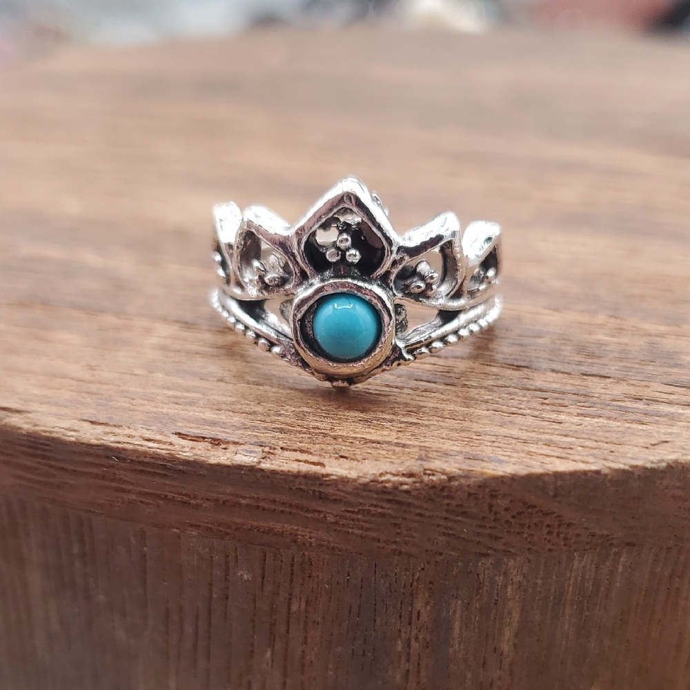 Silver Tone Lotus Crown Ring with Turquoise Stone Size 6 R823